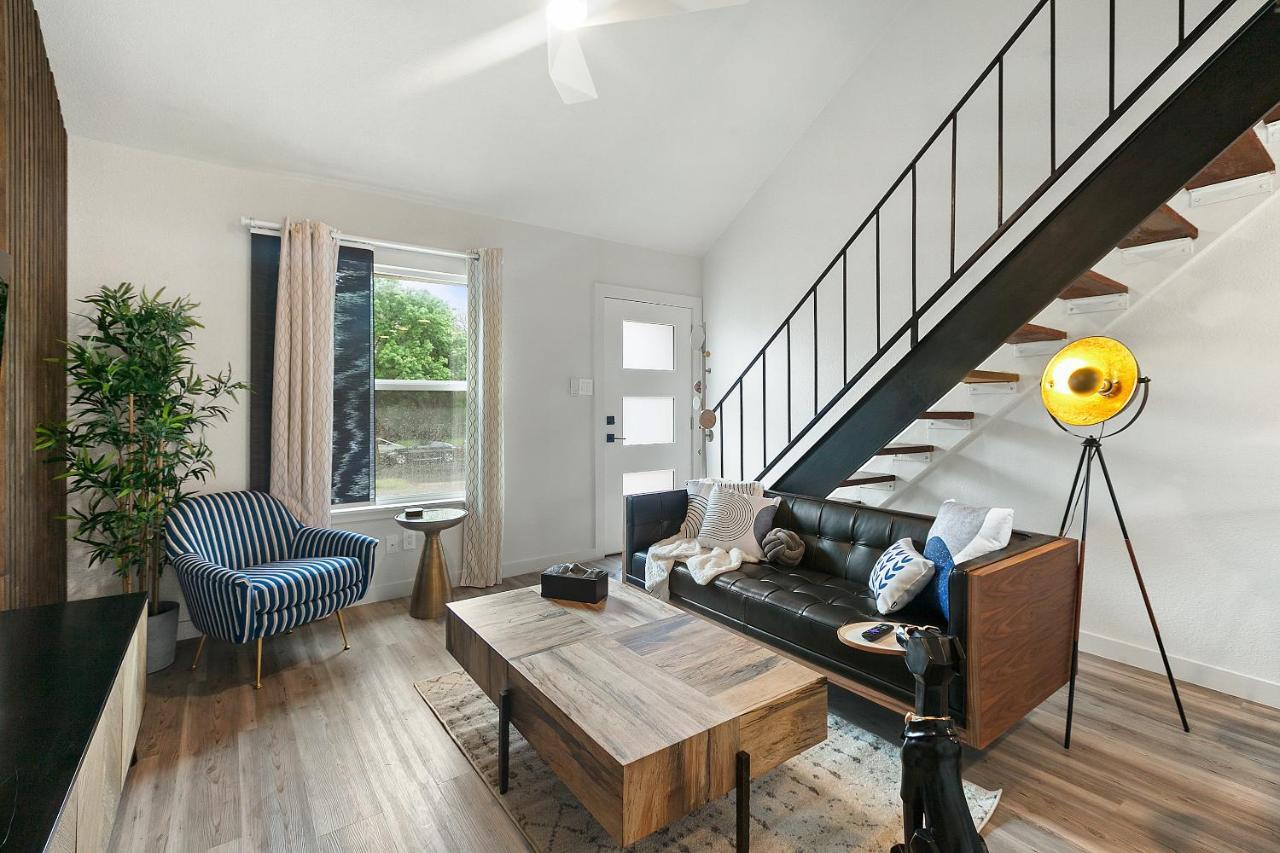Contemporary Couples Getaway Near Austin Favorites - Loft 21 Exterior foto